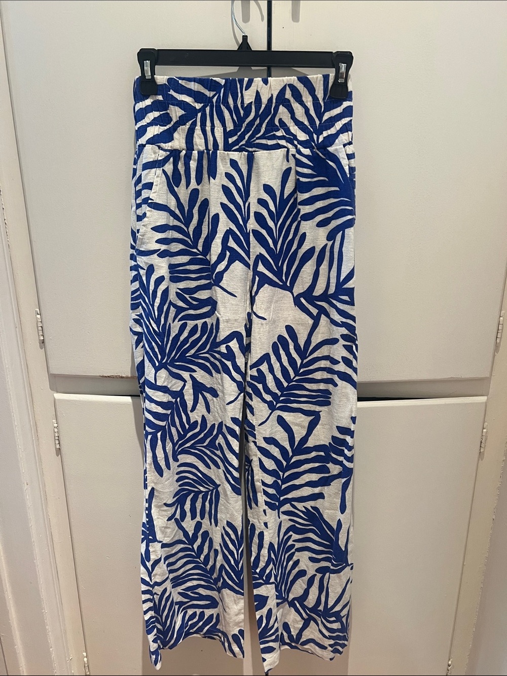 Wide-Leg Linen Pants